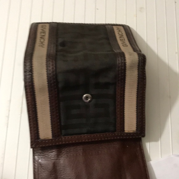 Givenchy. leather. Wallet - Picture 3 of 4